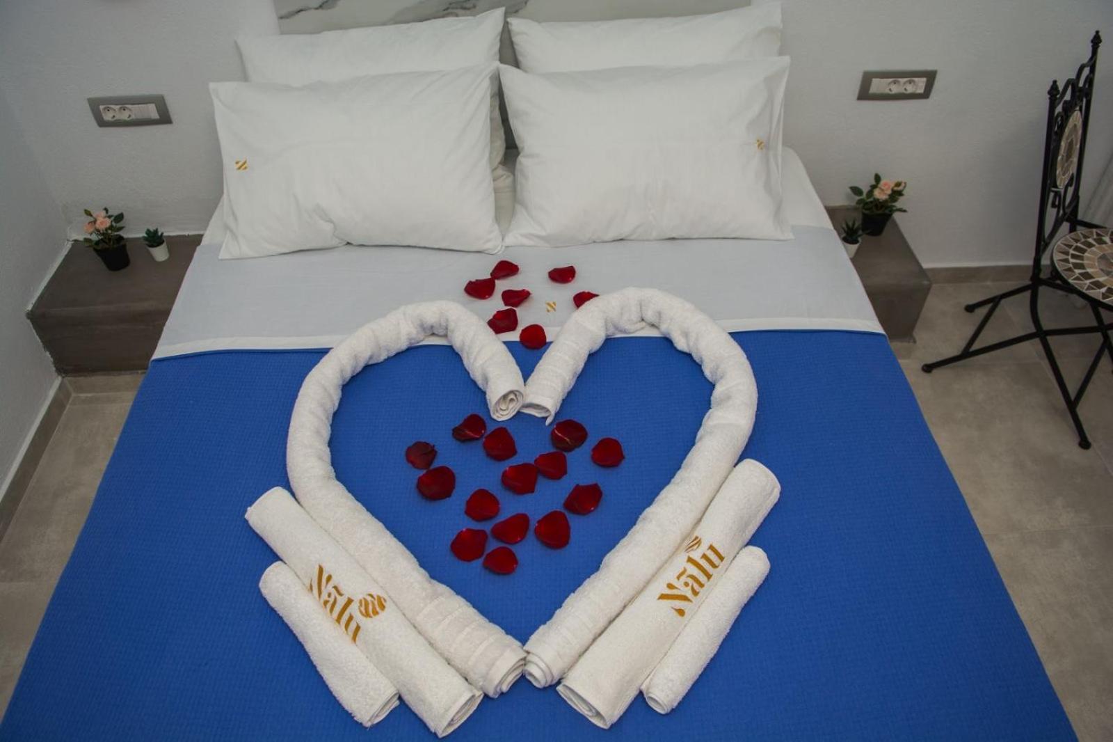 Nalu Suites ฟิรา ภายนอก รูปภาพ