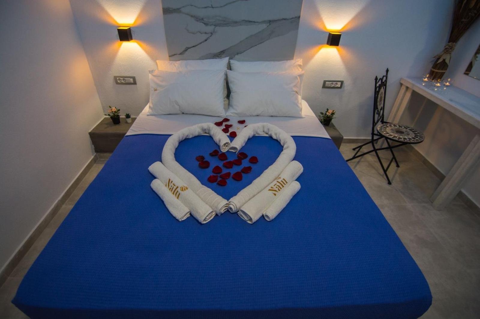 Nalu Suites ฟิรา ภายนอก รูปภาพ