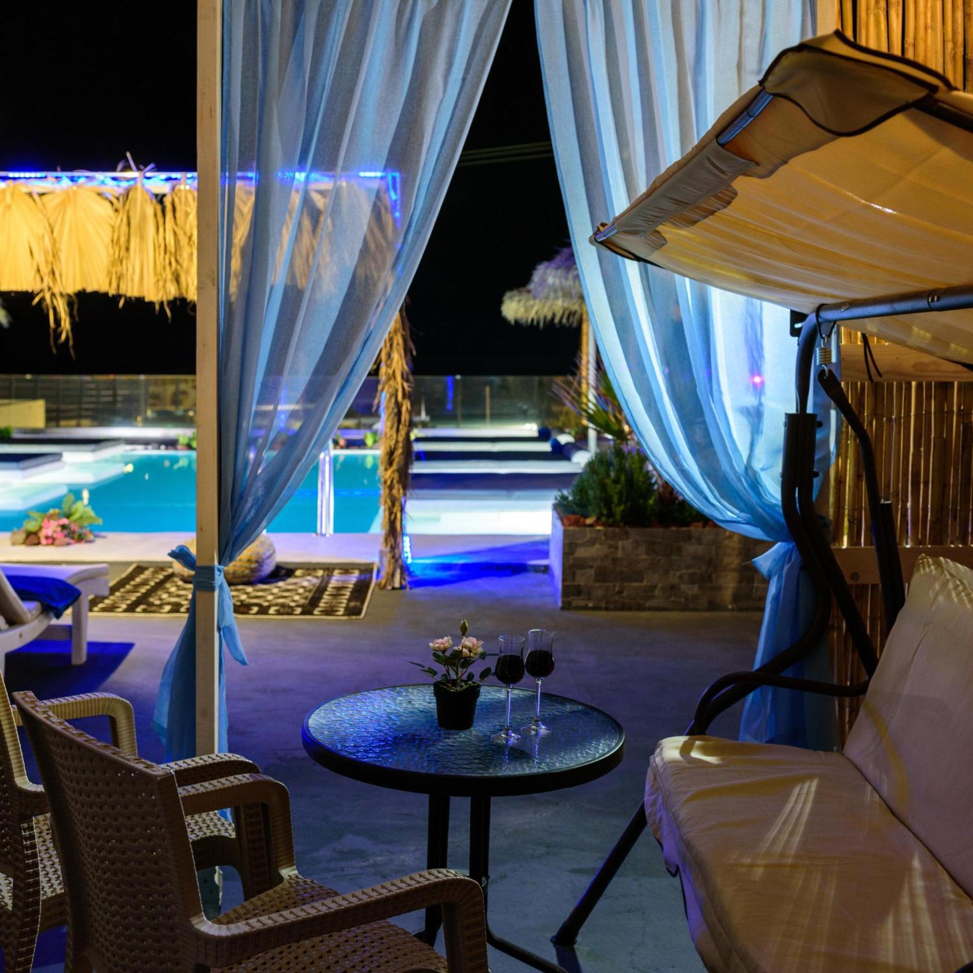 Nalu Suites ฟิรา ภายนอก รูปภาพ
