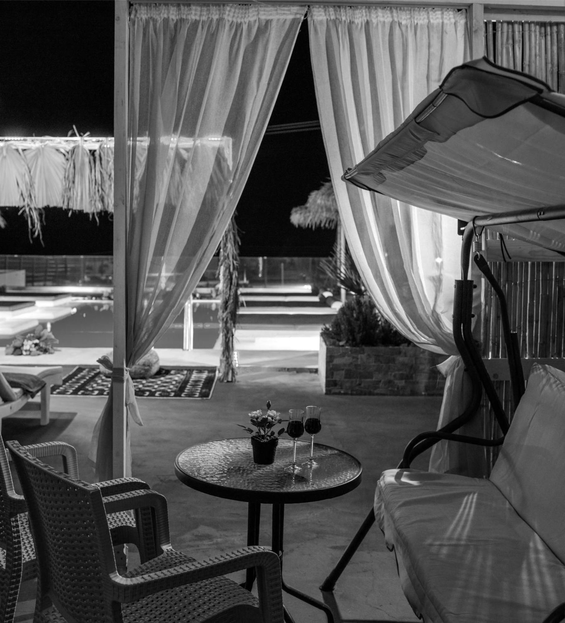 Nalu Suites ฟิรา ภายนอก รูปภาพ